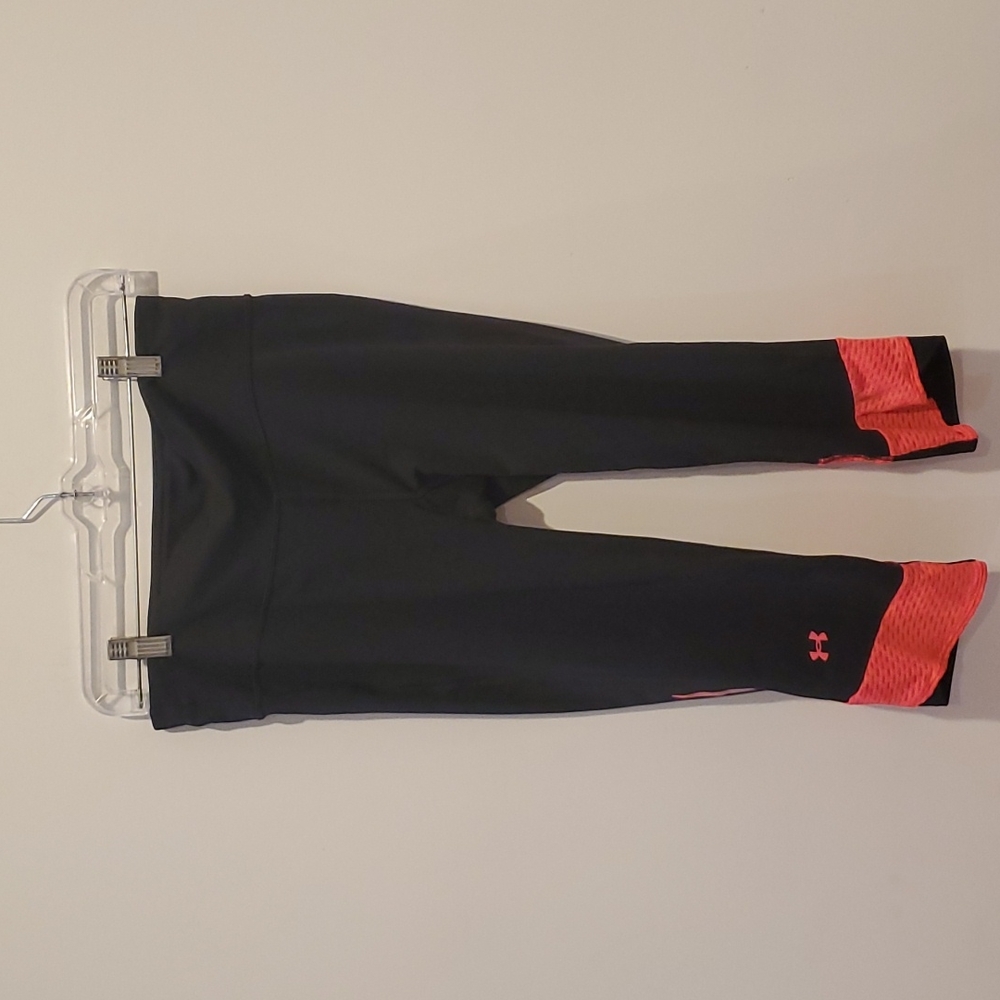Under Armour work out yoga pants size medium
